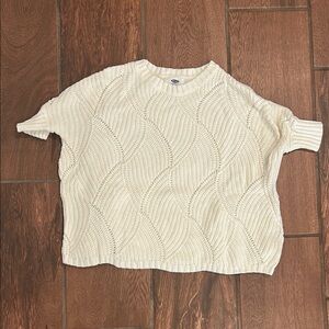 Old navy size XS-S white knit sweater shirt half sleeve